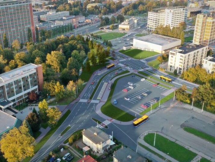 Kvůli stavebním pracím na křižovatce Mostní a Březnická dojde k uzavření parkoviště